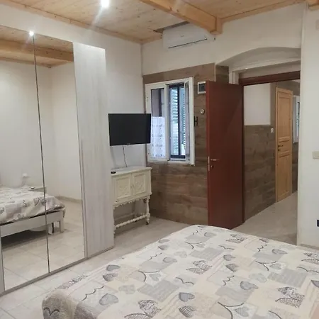 Al Vicoletto Villa Taranto Exterior photo